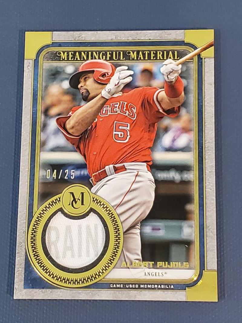 2019 Topps Museum Meaningful Material Relics Gold